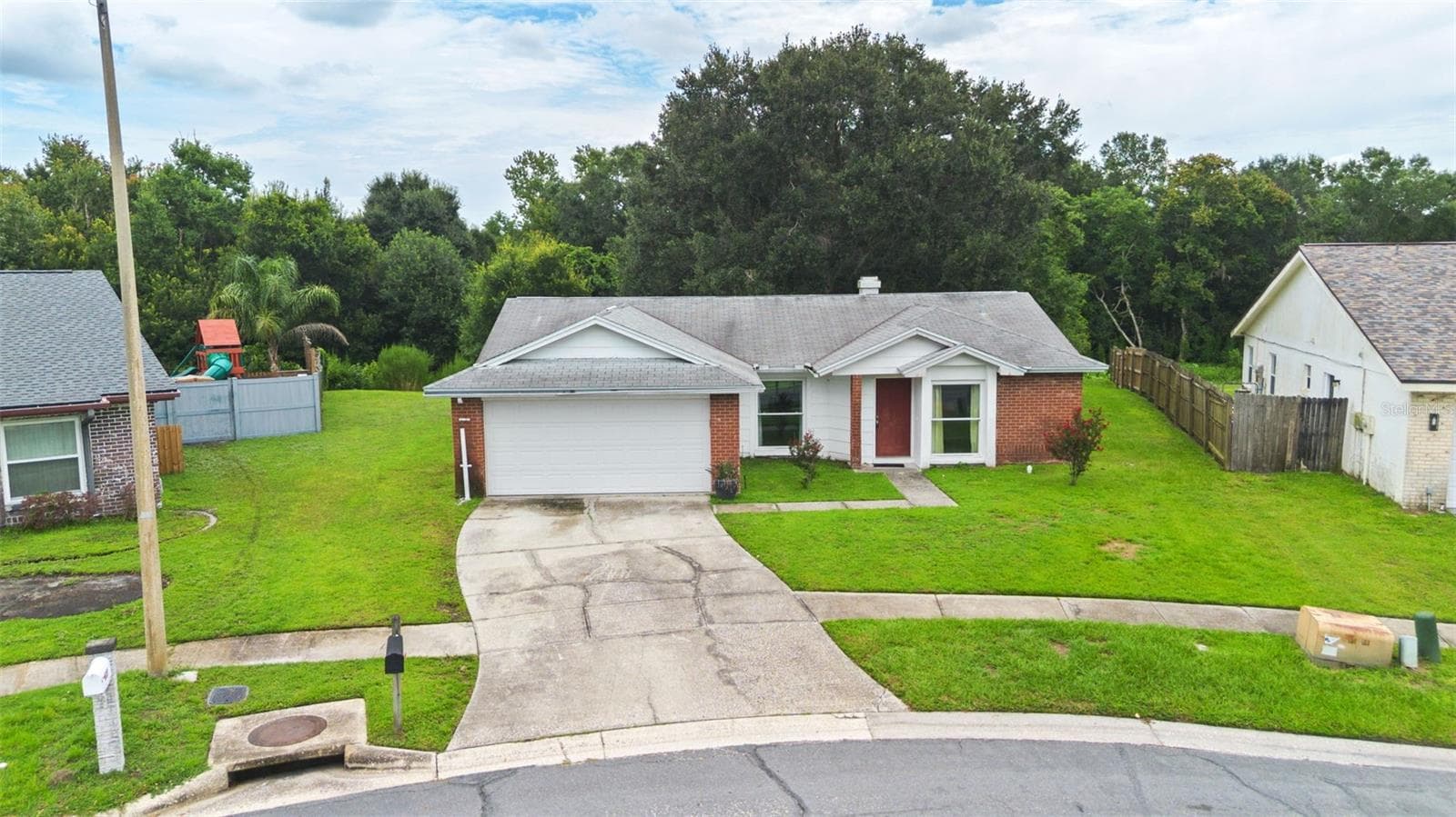629 Stillview Cir photo 3