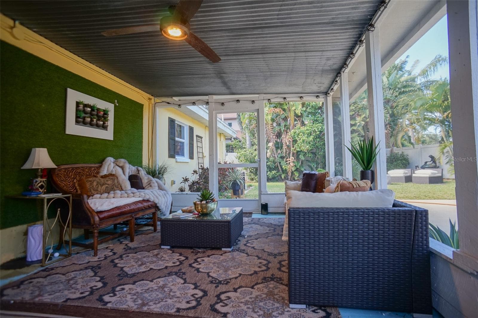 328 Carl Ave photo 4