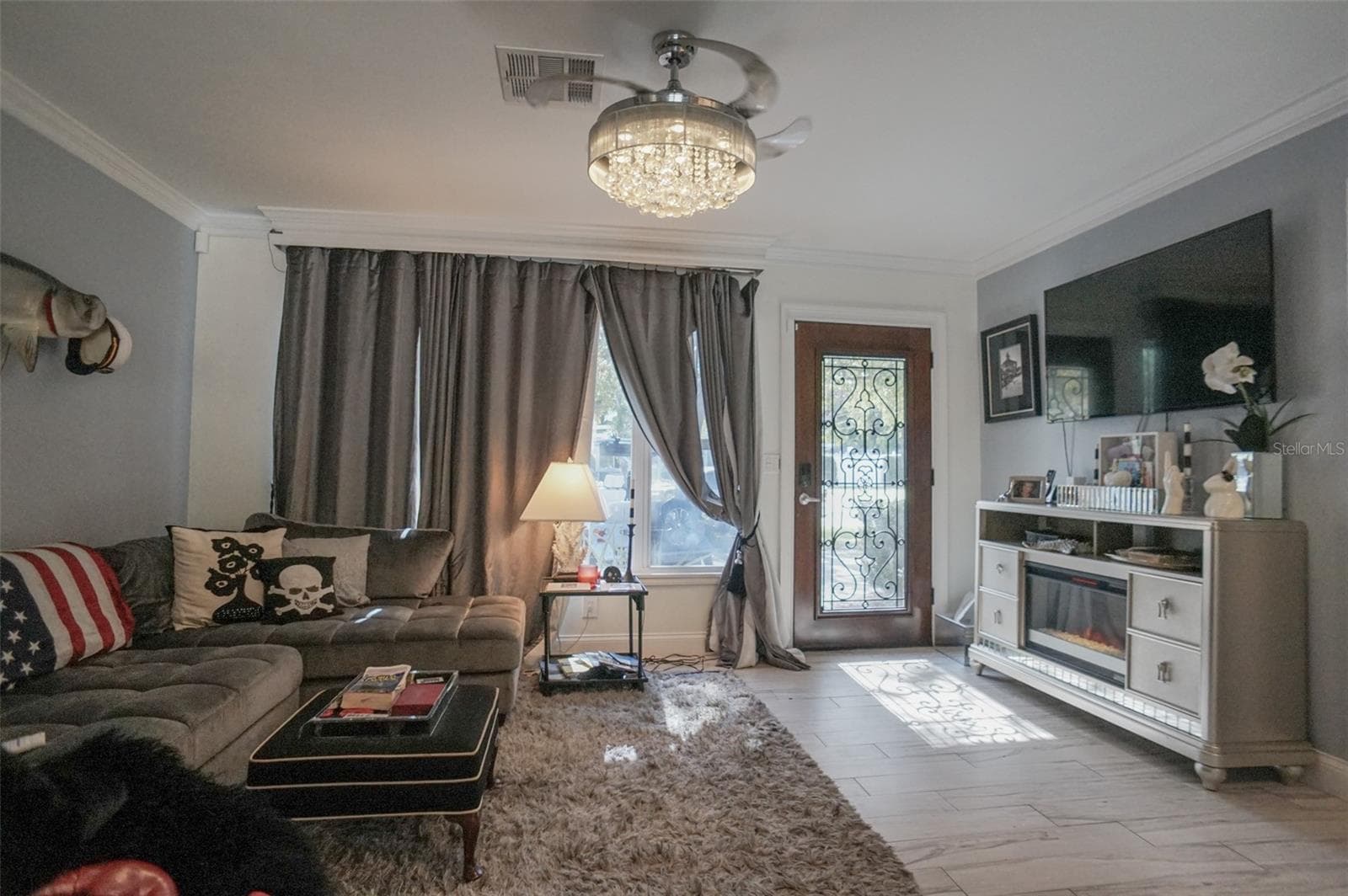 328 Carl Ave photo 5