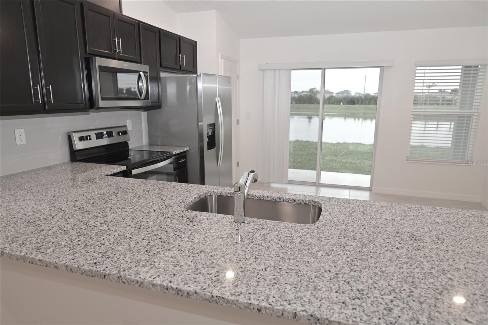 9532 Sandy Bluffs Circle photo 4