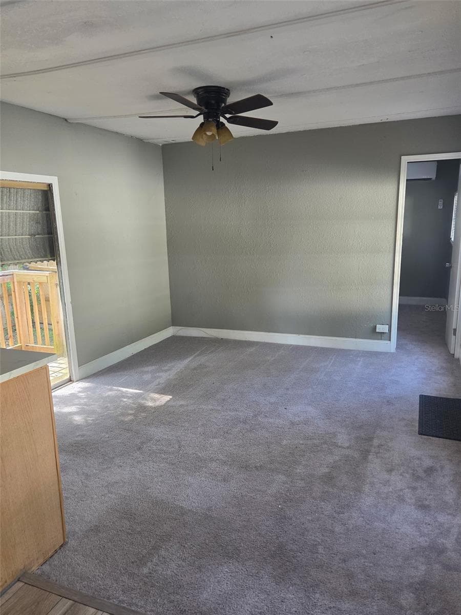 906 Estelle Ave photo 3
