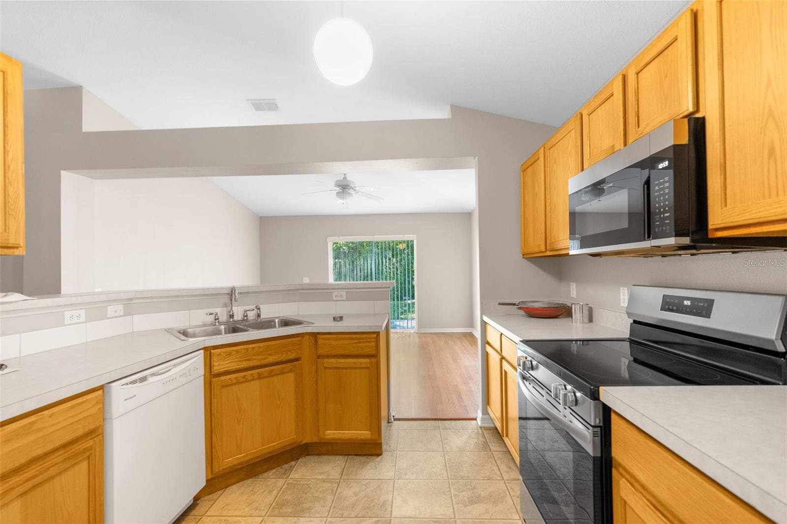 3220 Bellericay Ln photo 3