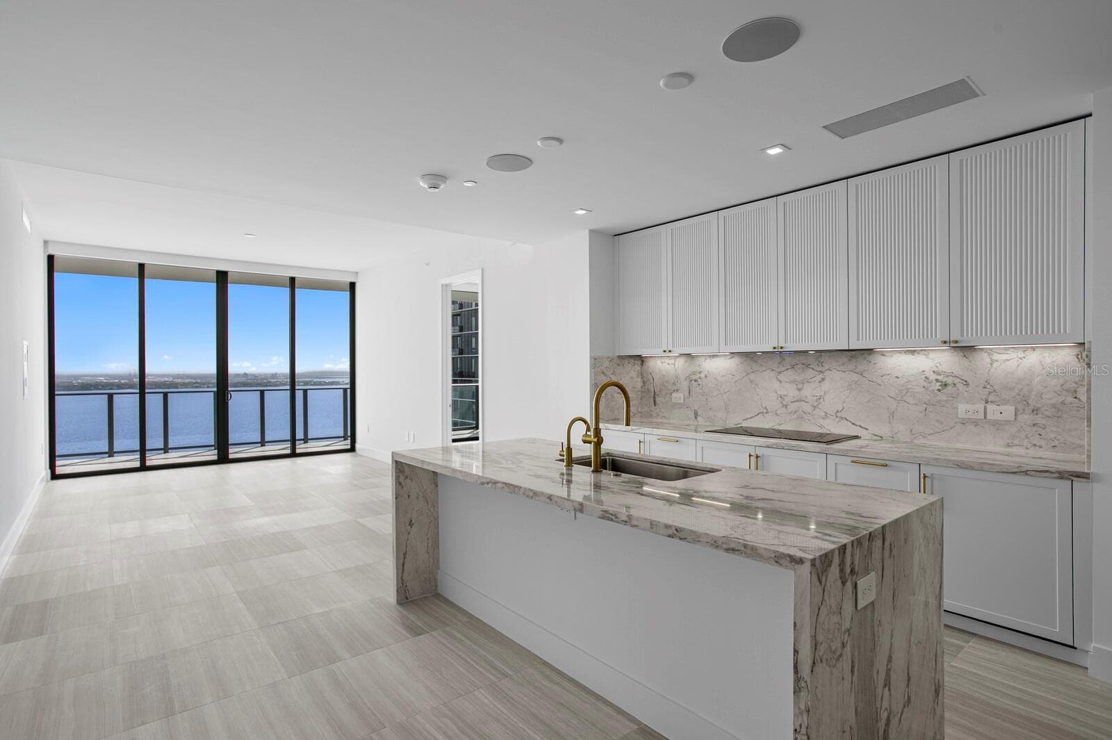 3015 S Ysabella Ave #2402 photo 3