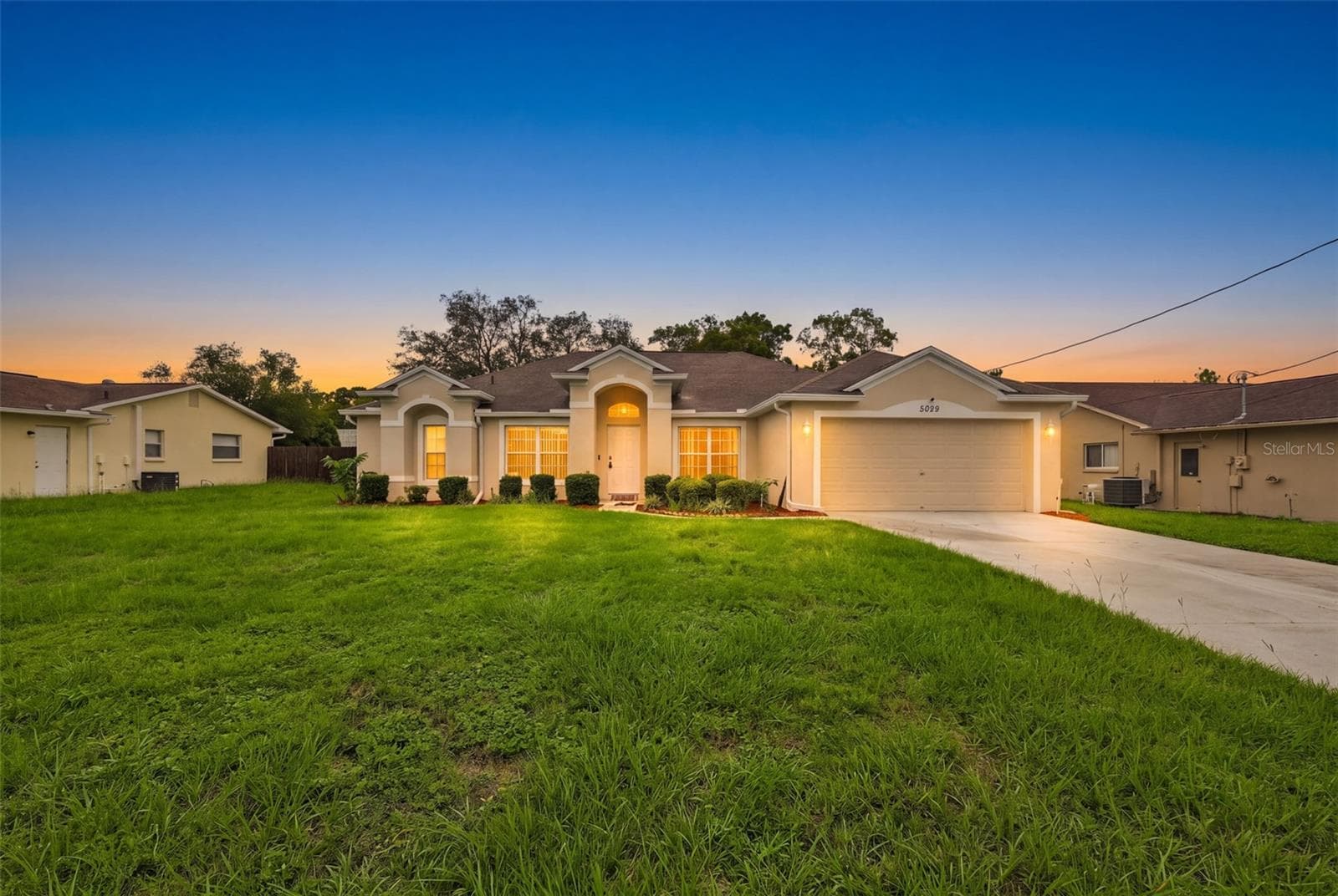 2032 DE Carlo Ave photo 3