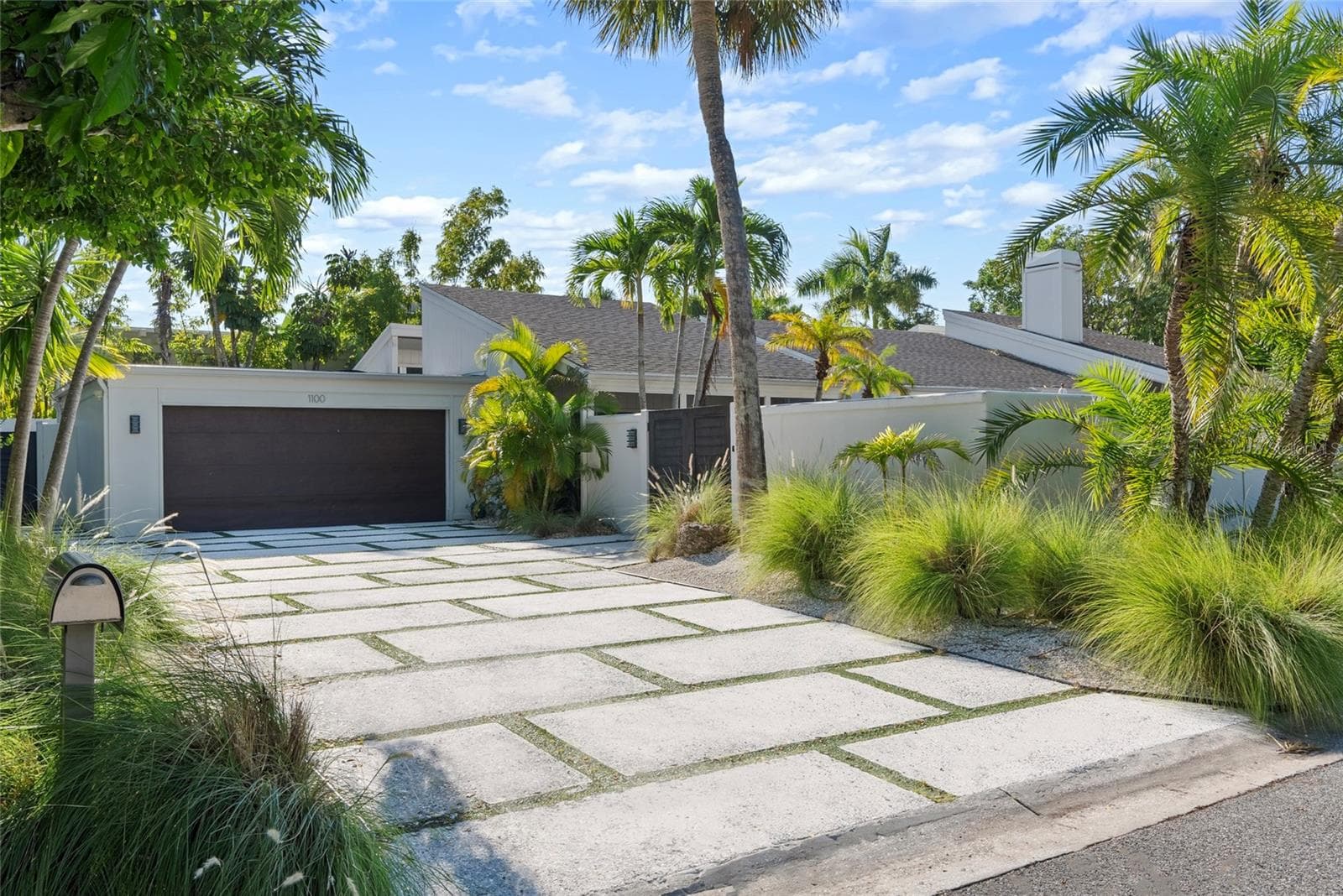 1100 Westway Dr photo 3