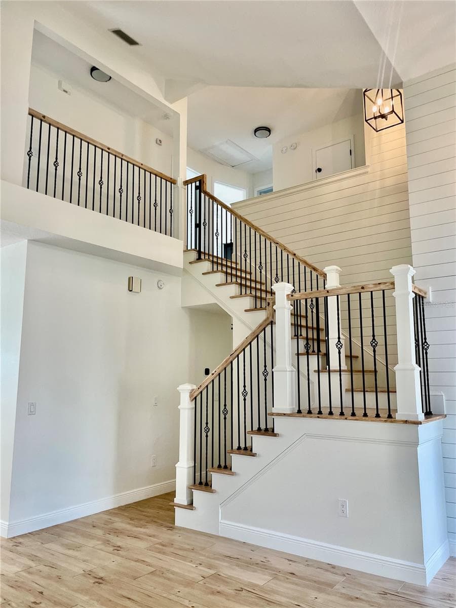 13261 Royal George Ave photo 4