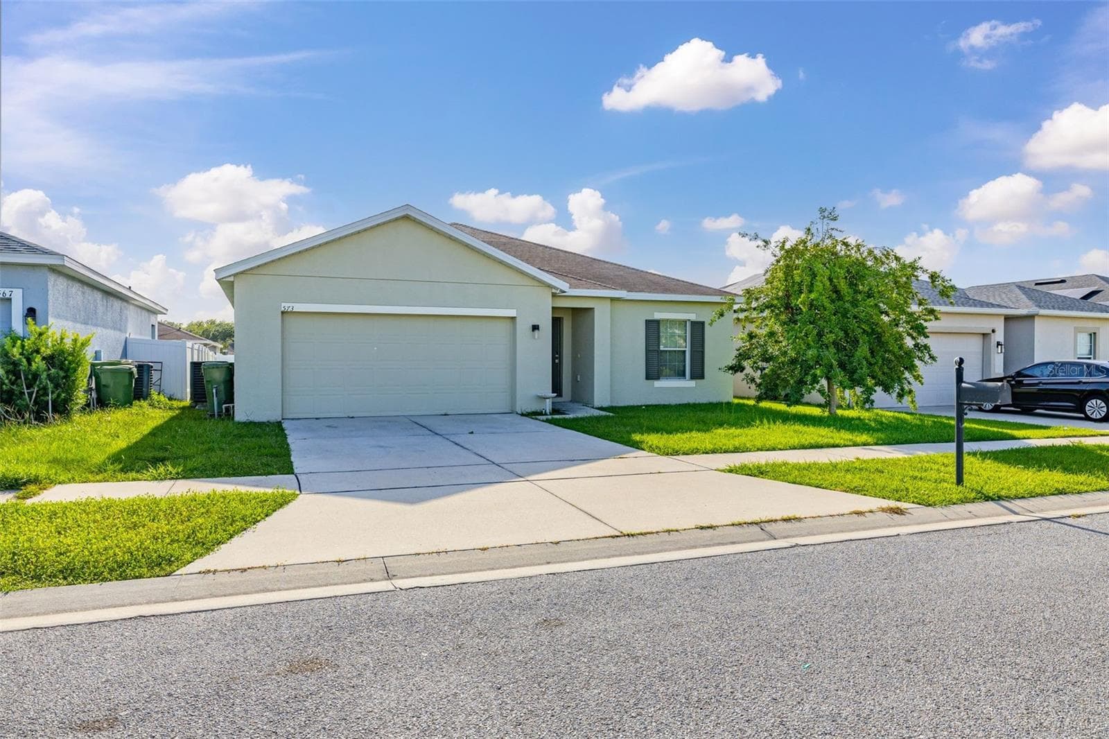 573 Lucerne Blvd