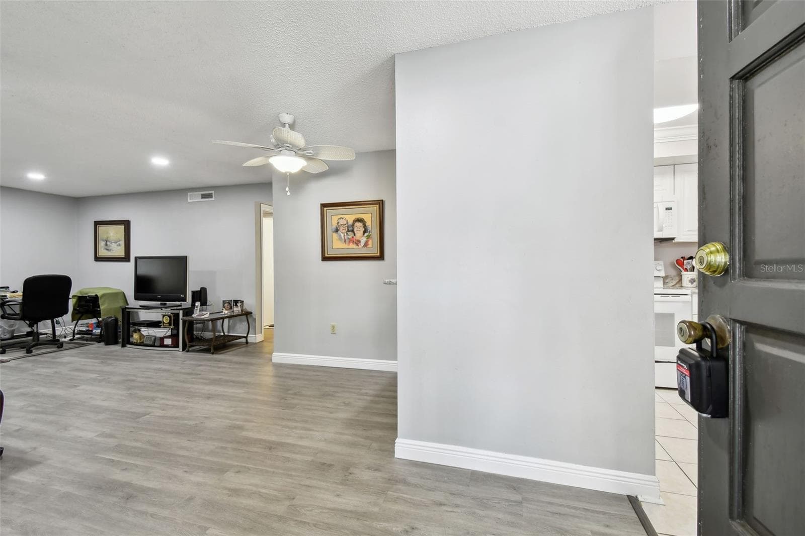 2650 Countryside Blvd #C309 photo 4