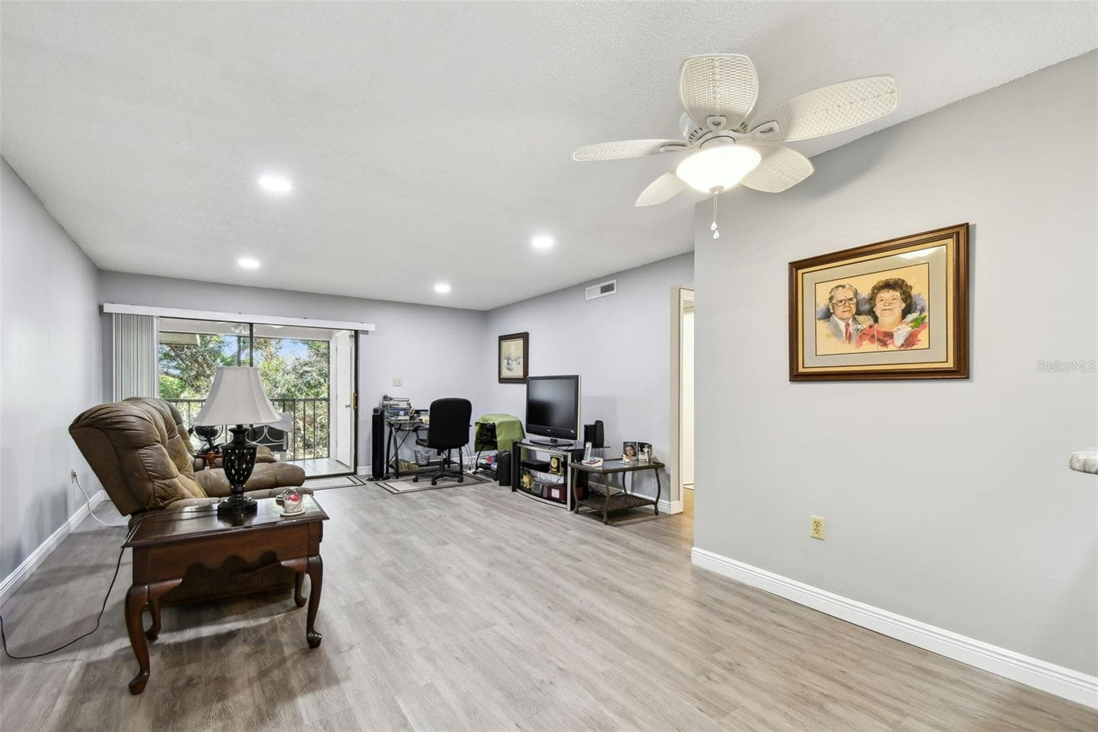 2650 Countryside Blvd #C309 photo 5