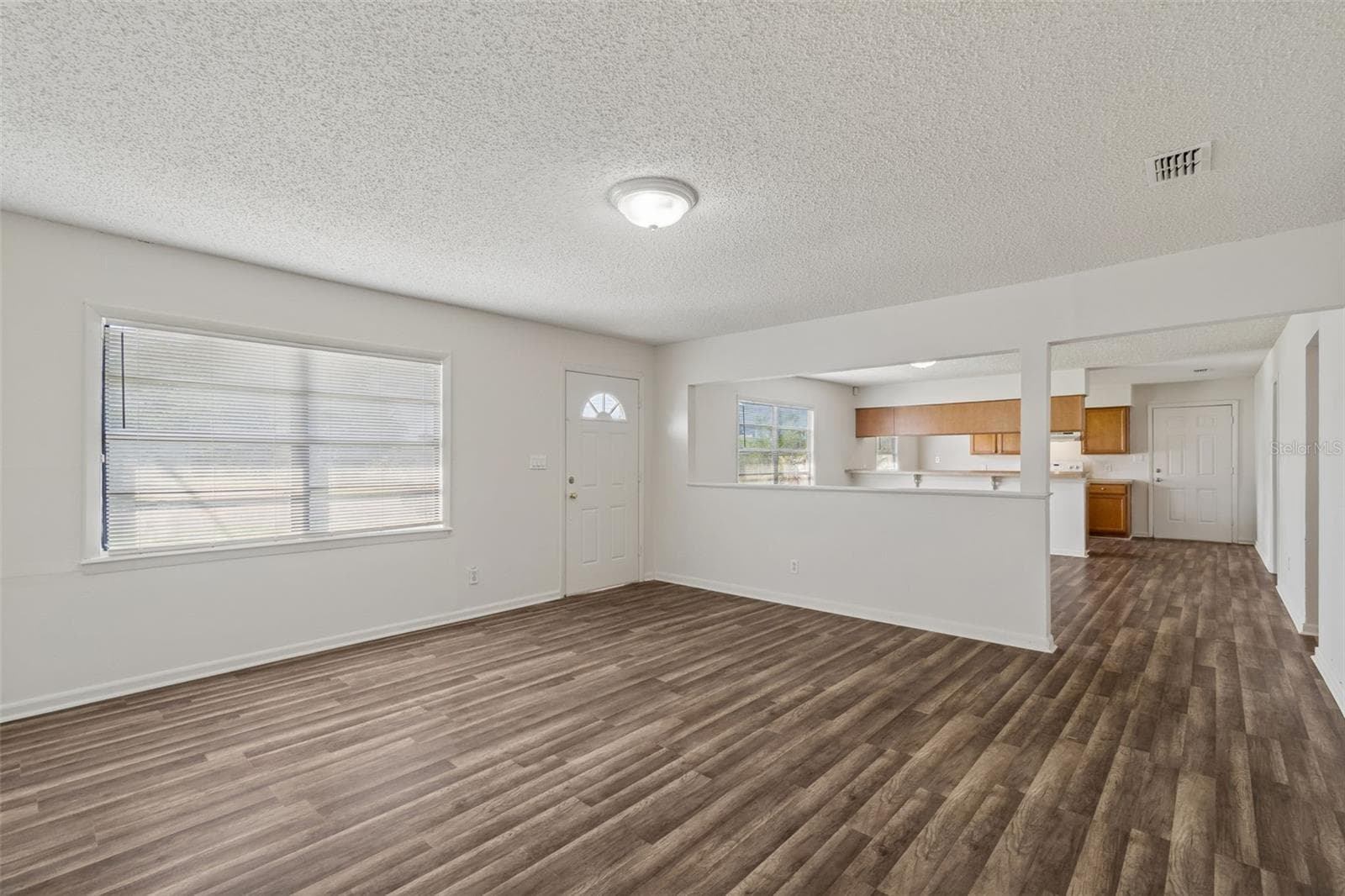 6711 Interbay Blvd photo 3