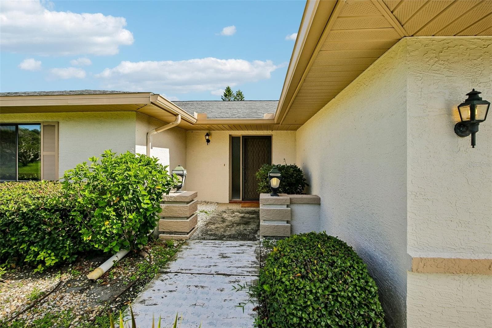 1304 Leland Dr photo 3