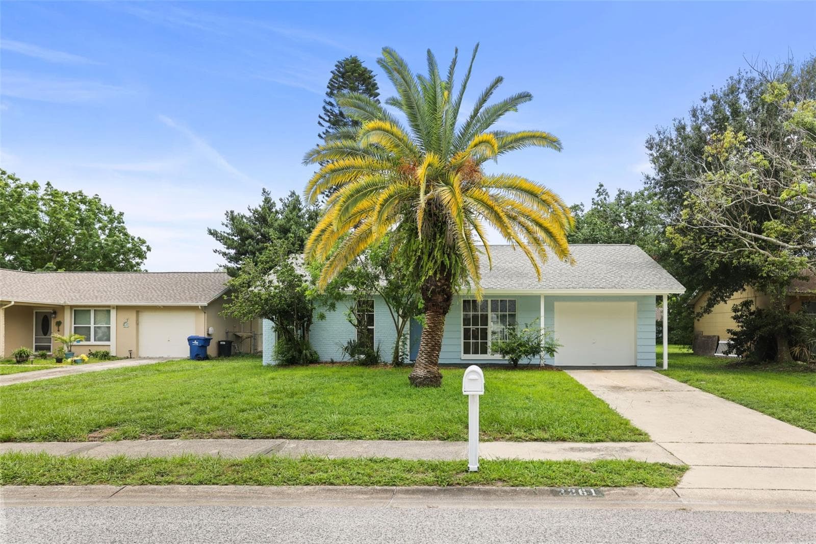3261 LA Verne CT photo 3