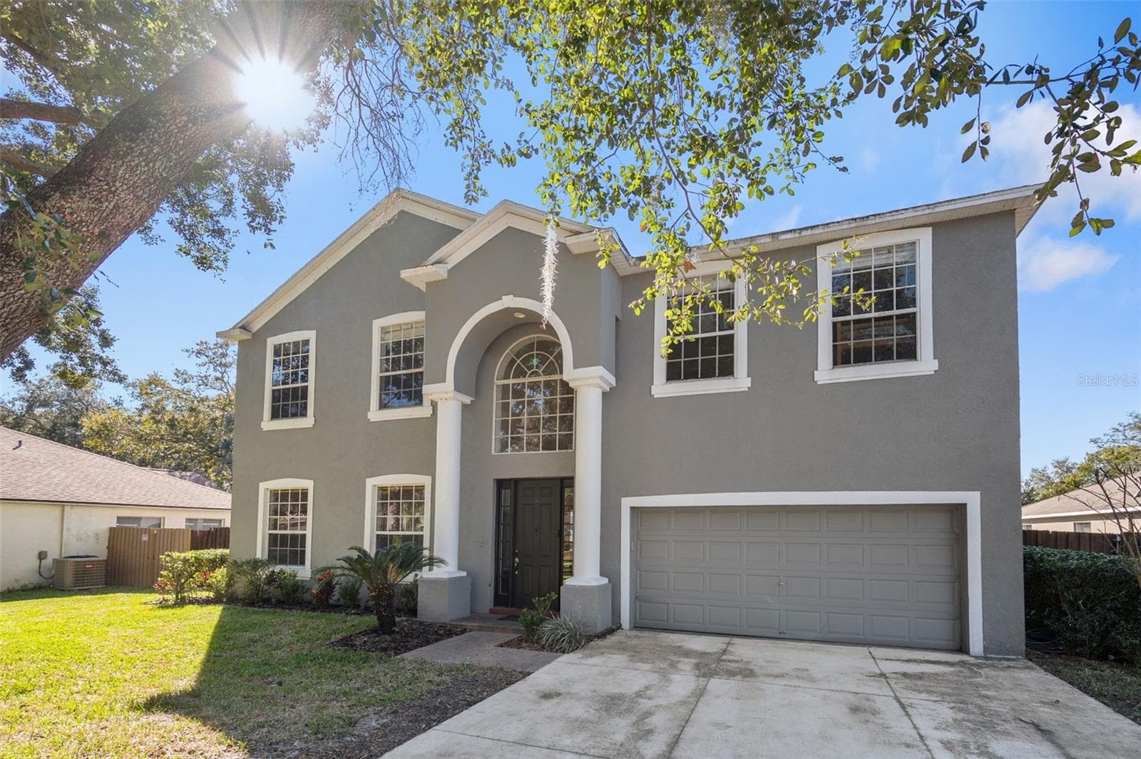 1542 McCrea Dr photo 3