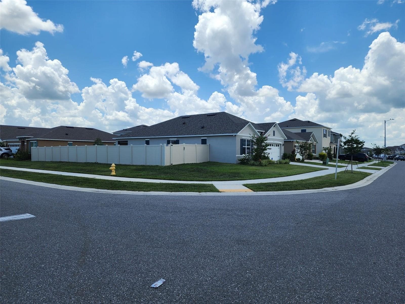 1051 Griffon Ave