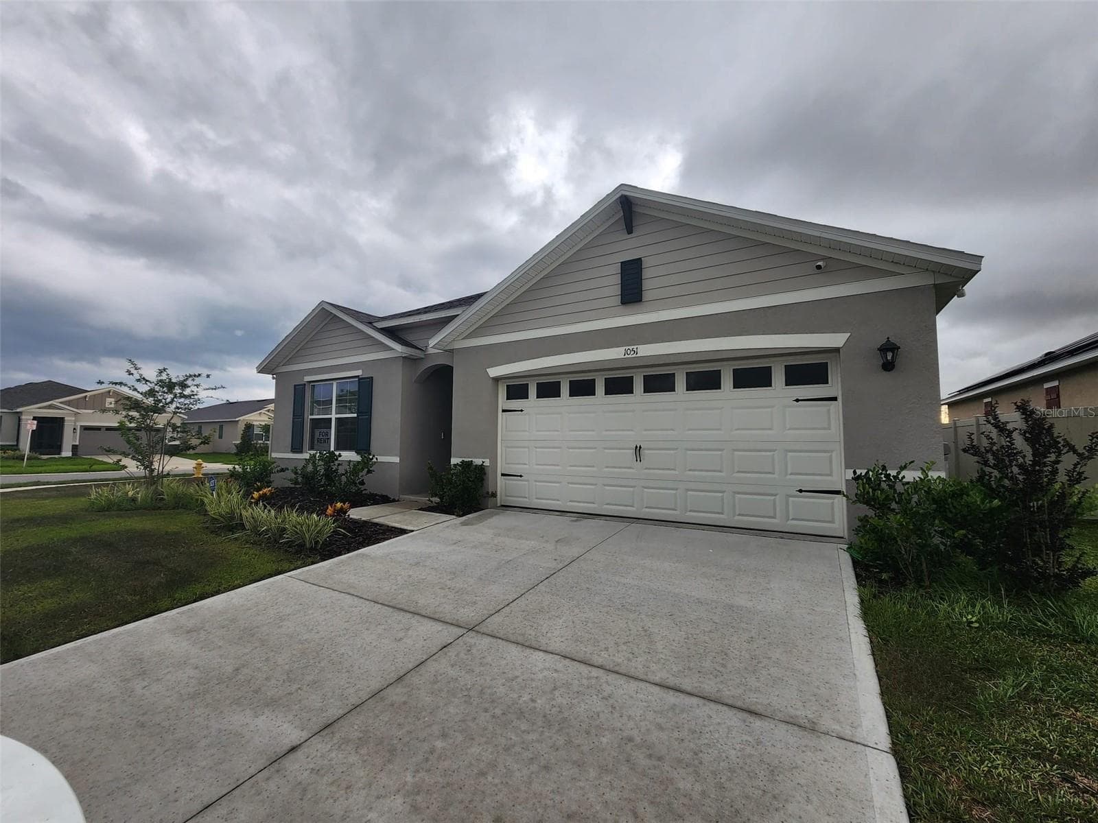 1051 Griffon Ave photo 3
