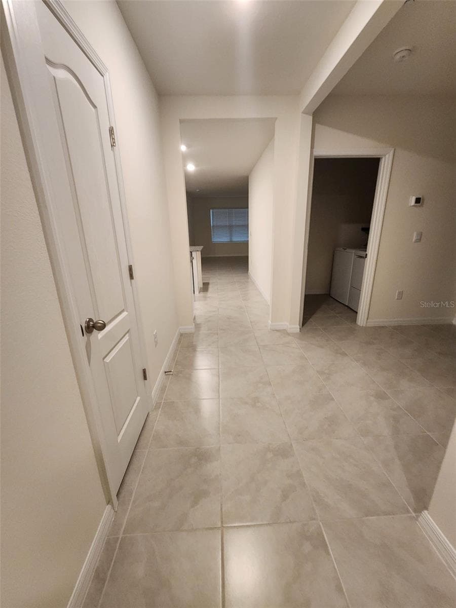 1051 Griffon Ave photo 5
