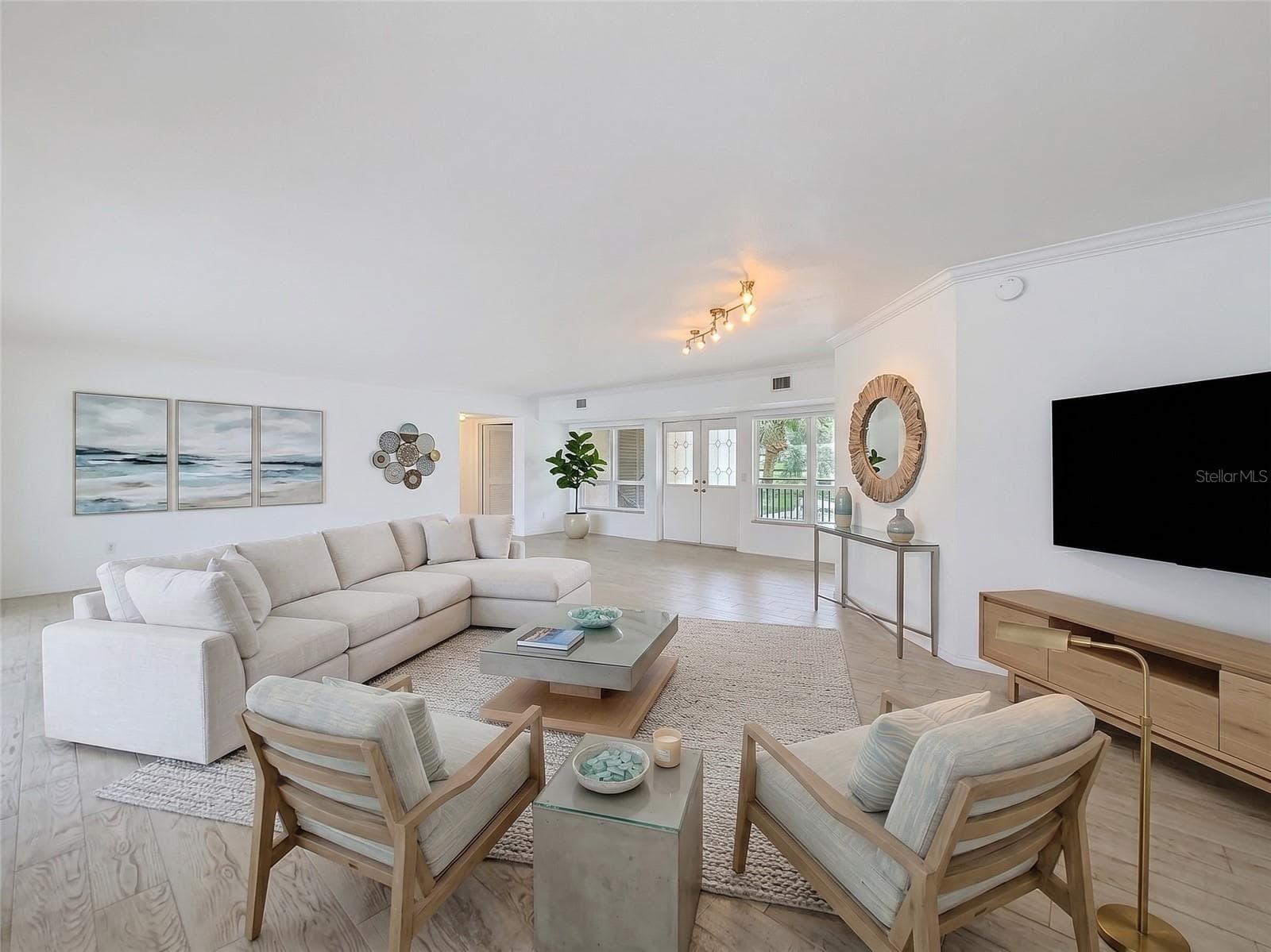 210 Dolphin Pt #C photo 4
