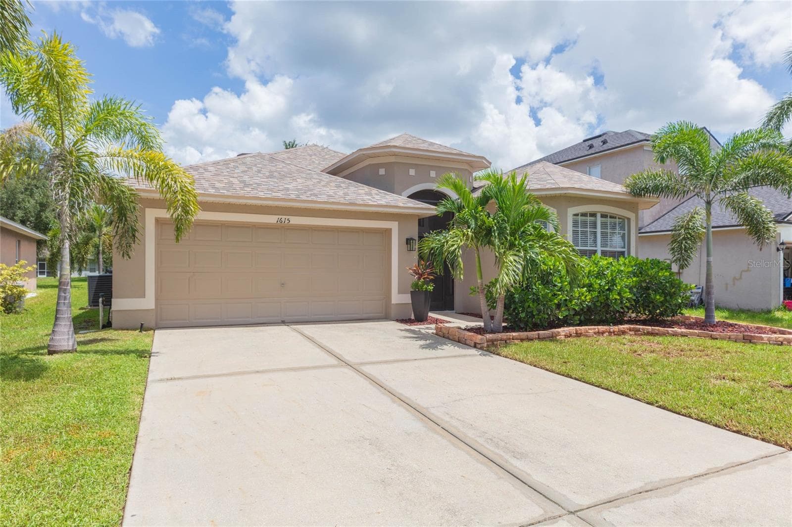 1615 Bonita Bluff CT photo 3