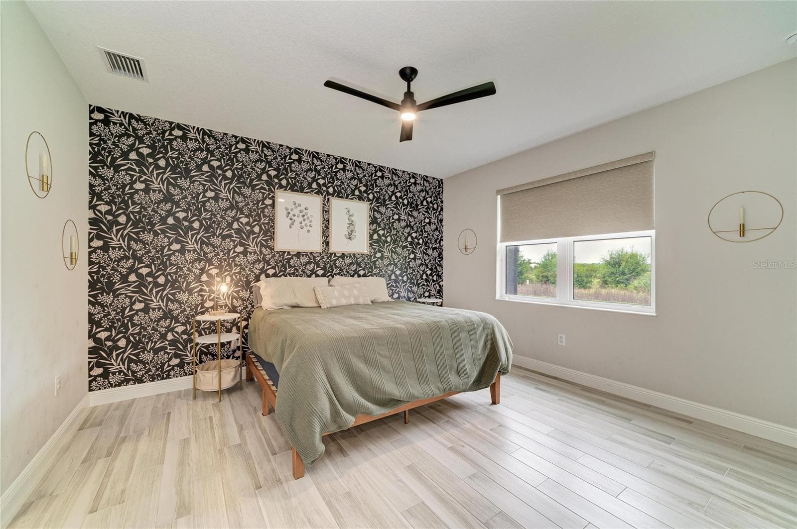 1079 Waterline CT photo 3