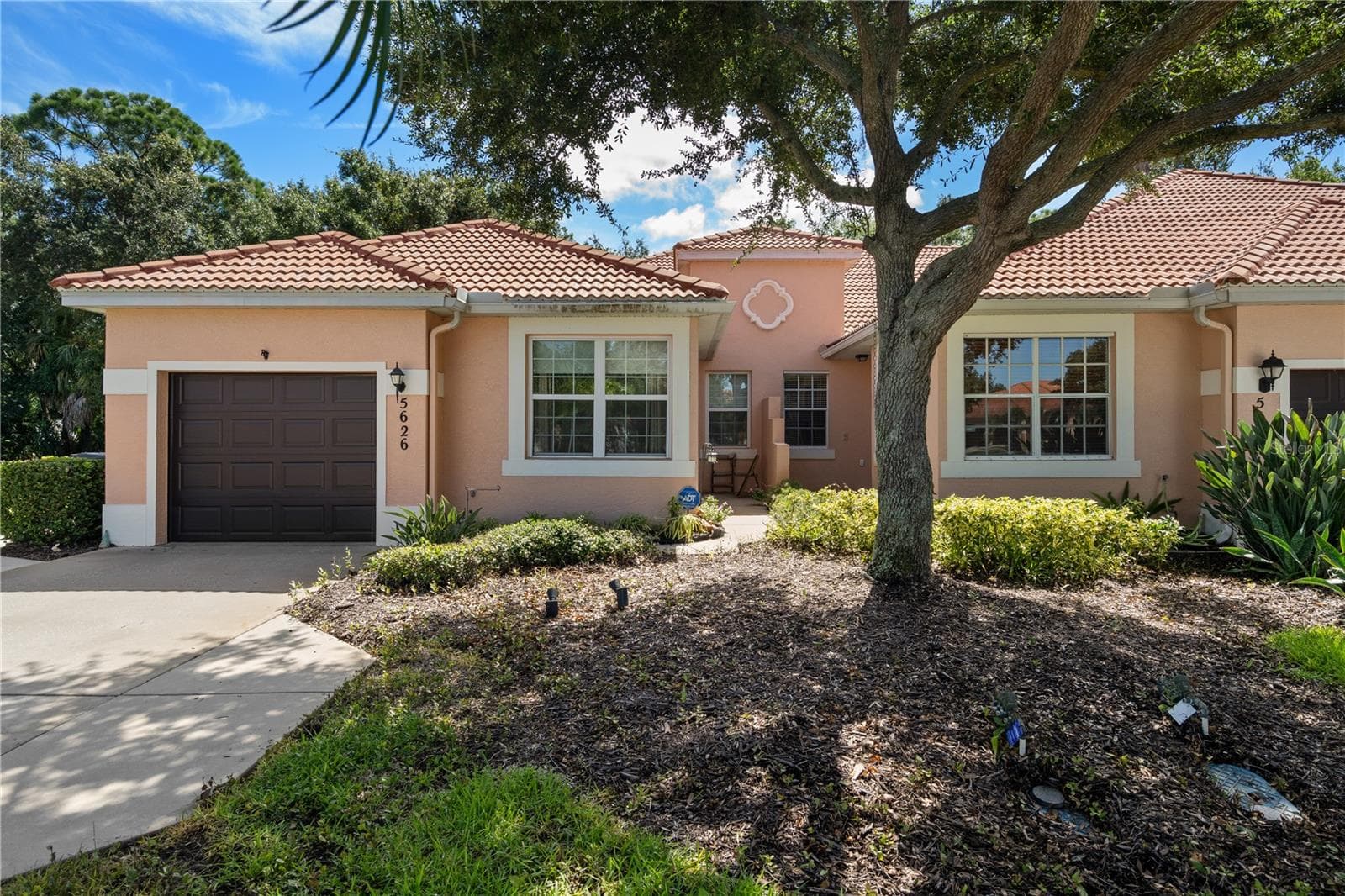5626 Cortina Ln photo 3