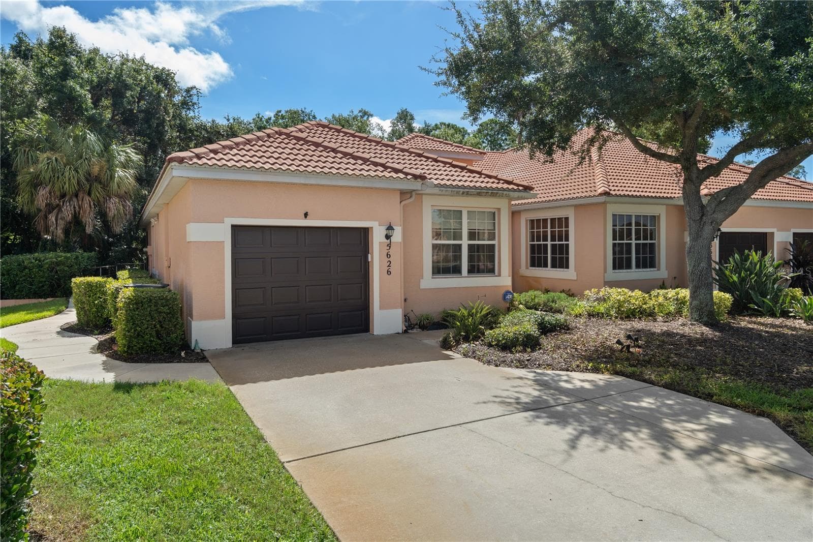 5626 Cortina Ln photo 4