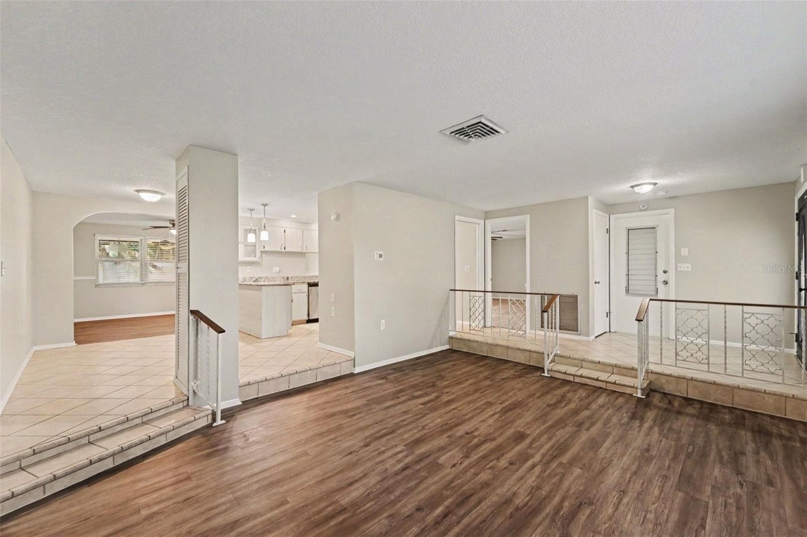 5751 Dolores Dr photo 3