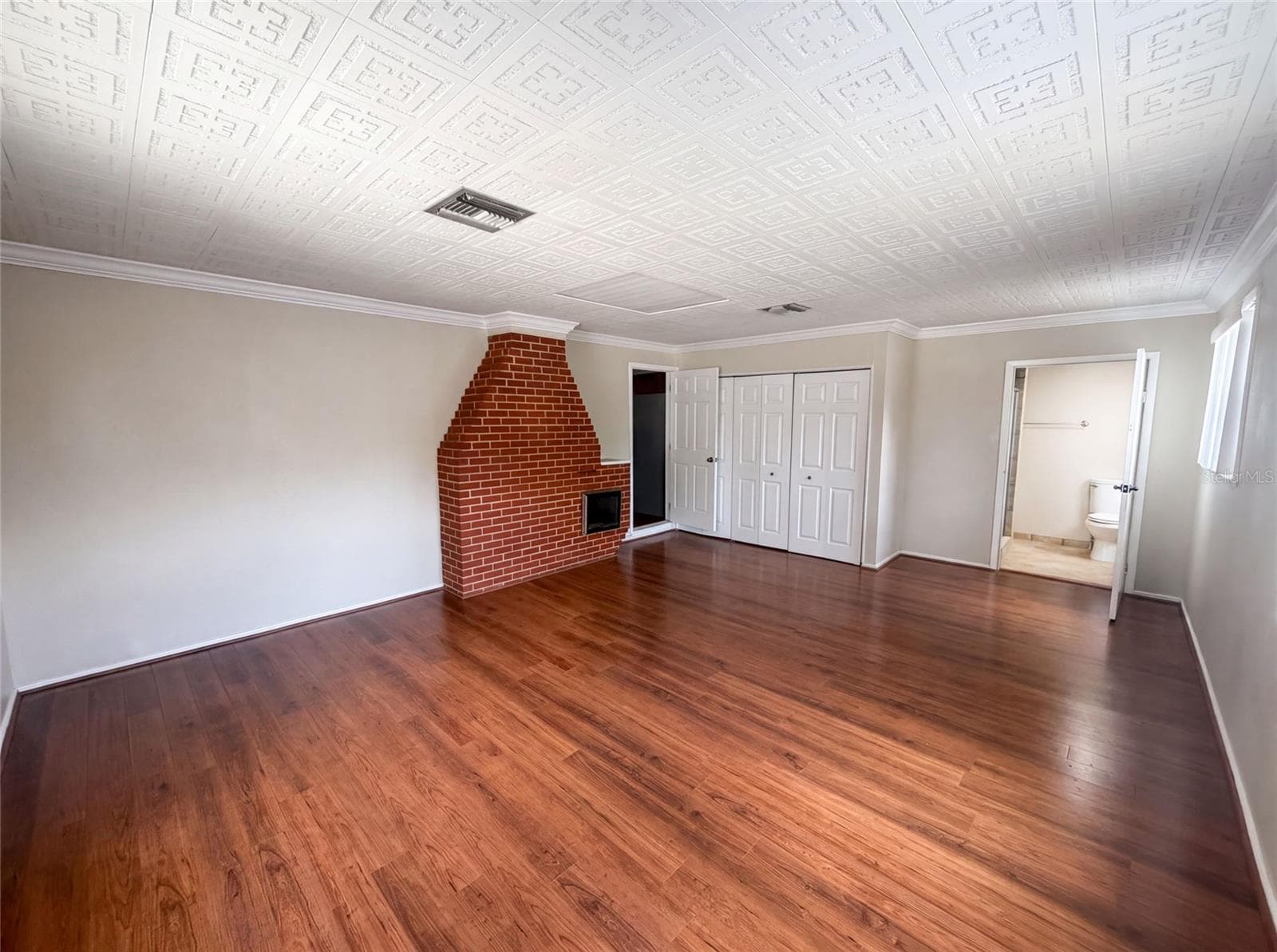 345 Acropolis Dr photo 3