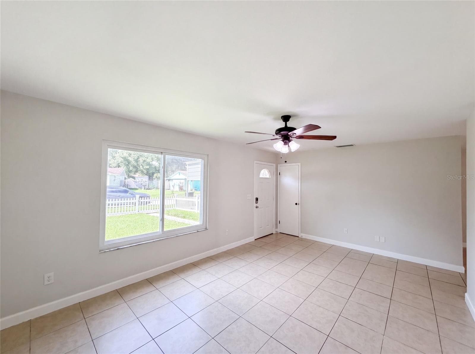 7233 Thomas Jefferson Cir W photo 3
