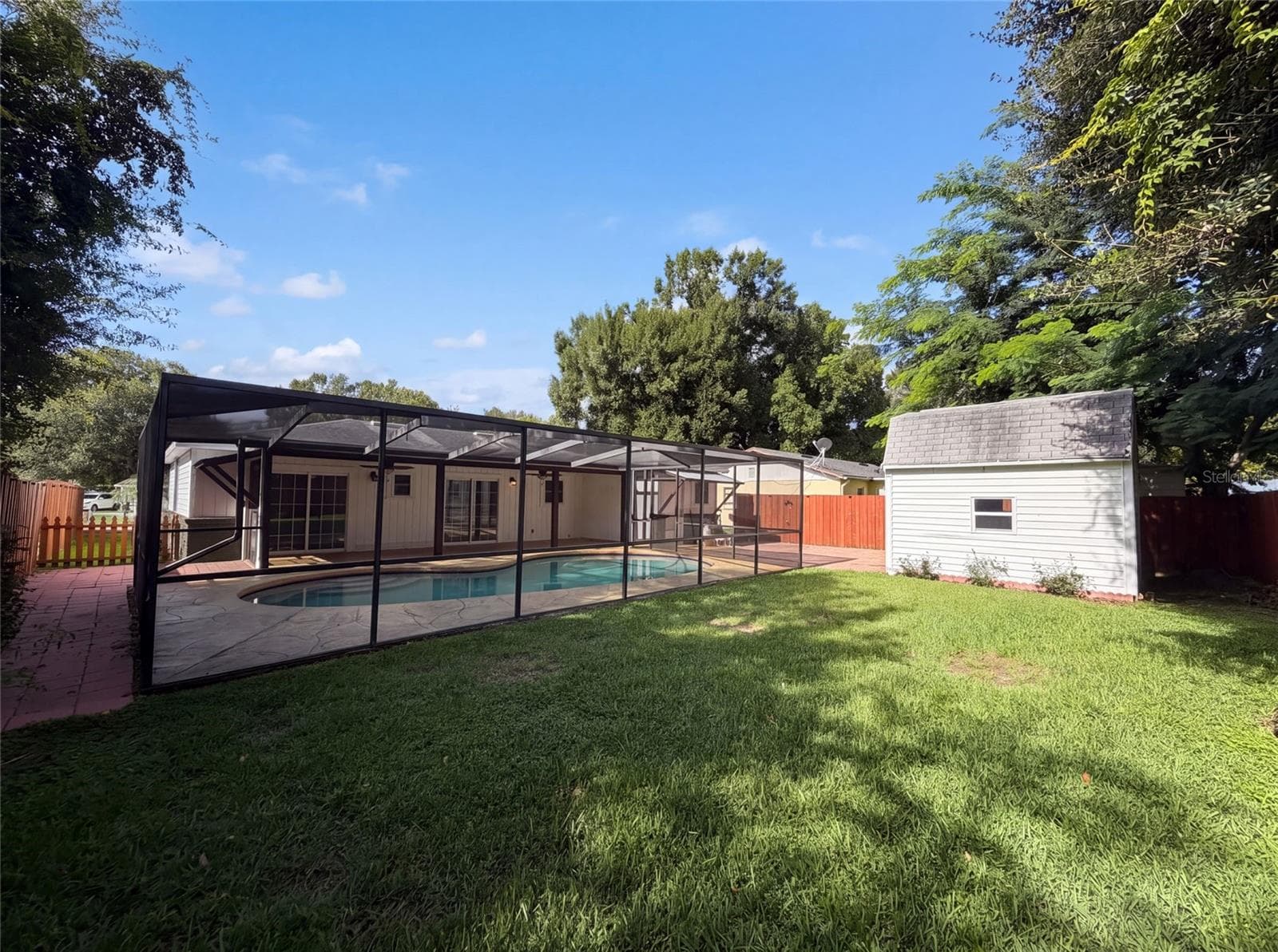 7233 Thomas Jefferson Cir W photo 5