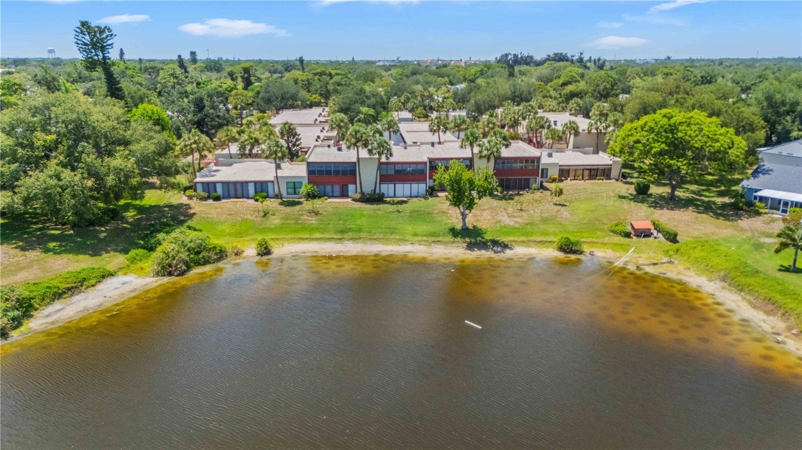 514 Spring Lakes Blvd photo 4