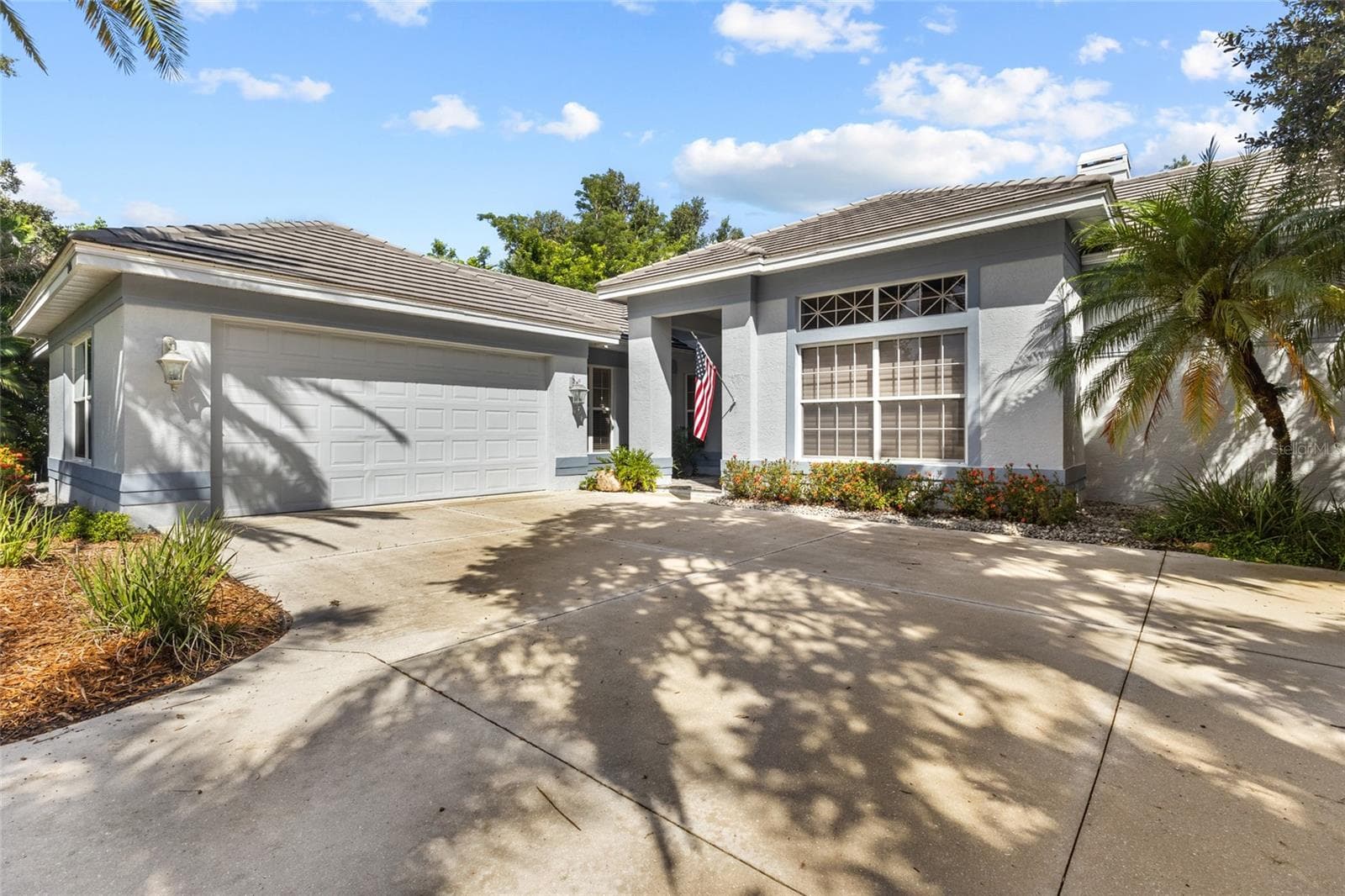 2686 Dick Wilson Dr photo 3