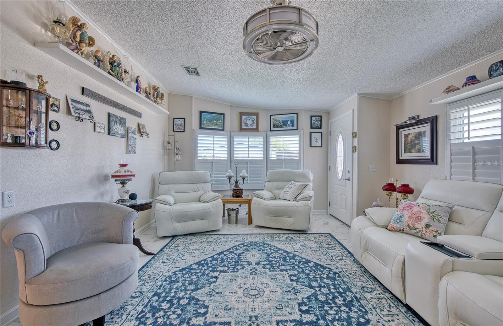 214 Dolphin Dr N photo 3