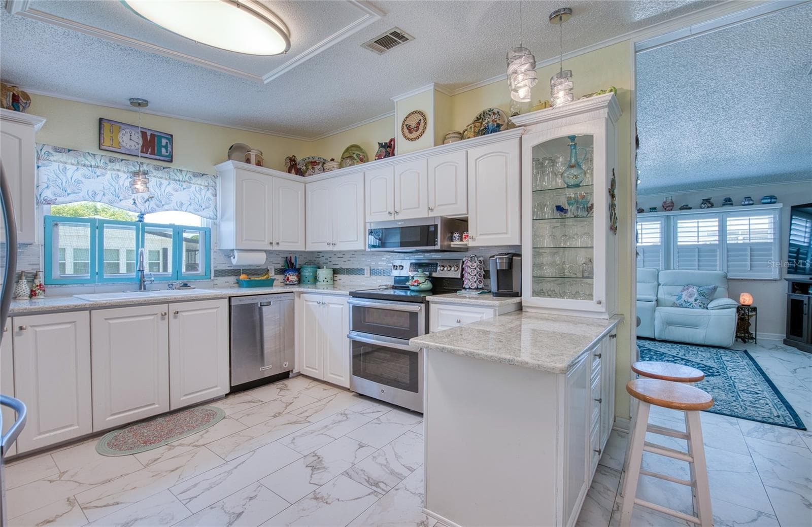 214 Dolphin Dr N photo 5