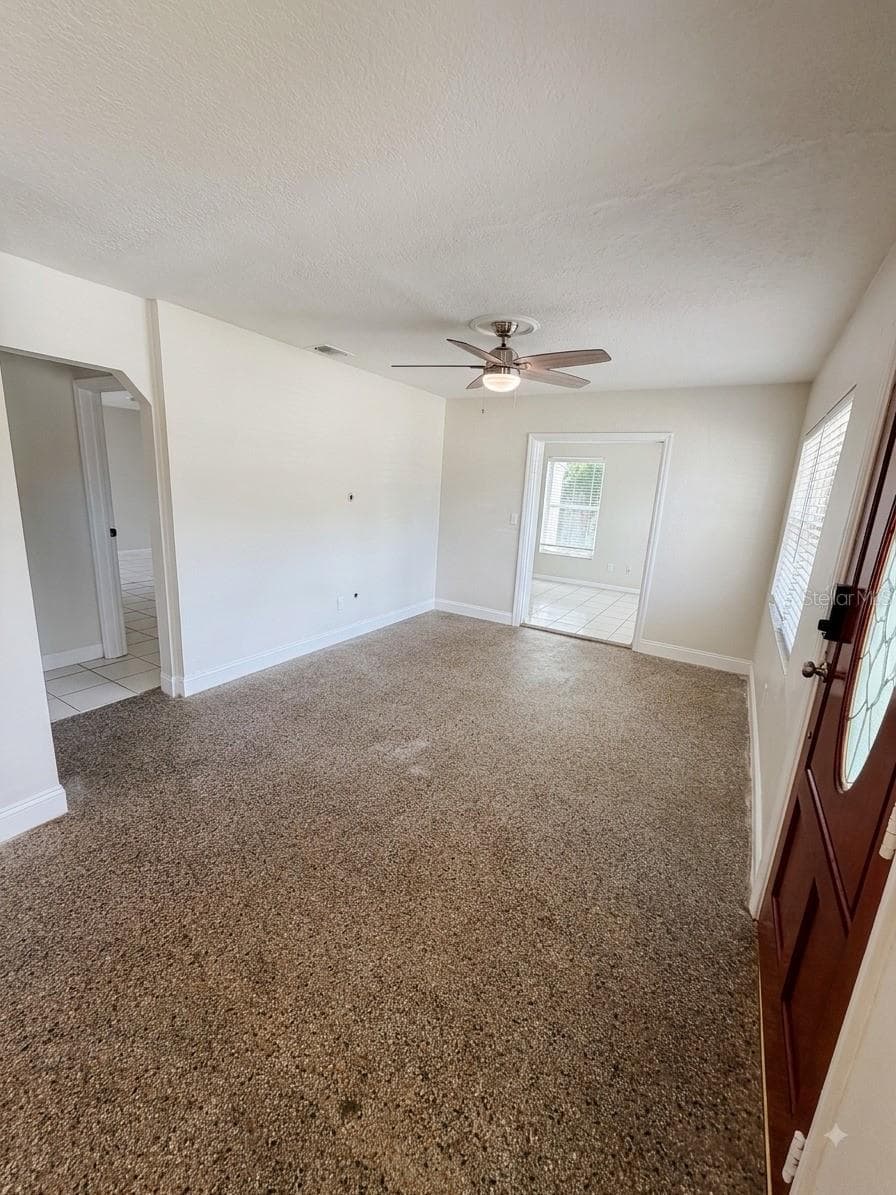 2119 W Henry Ave photo 3