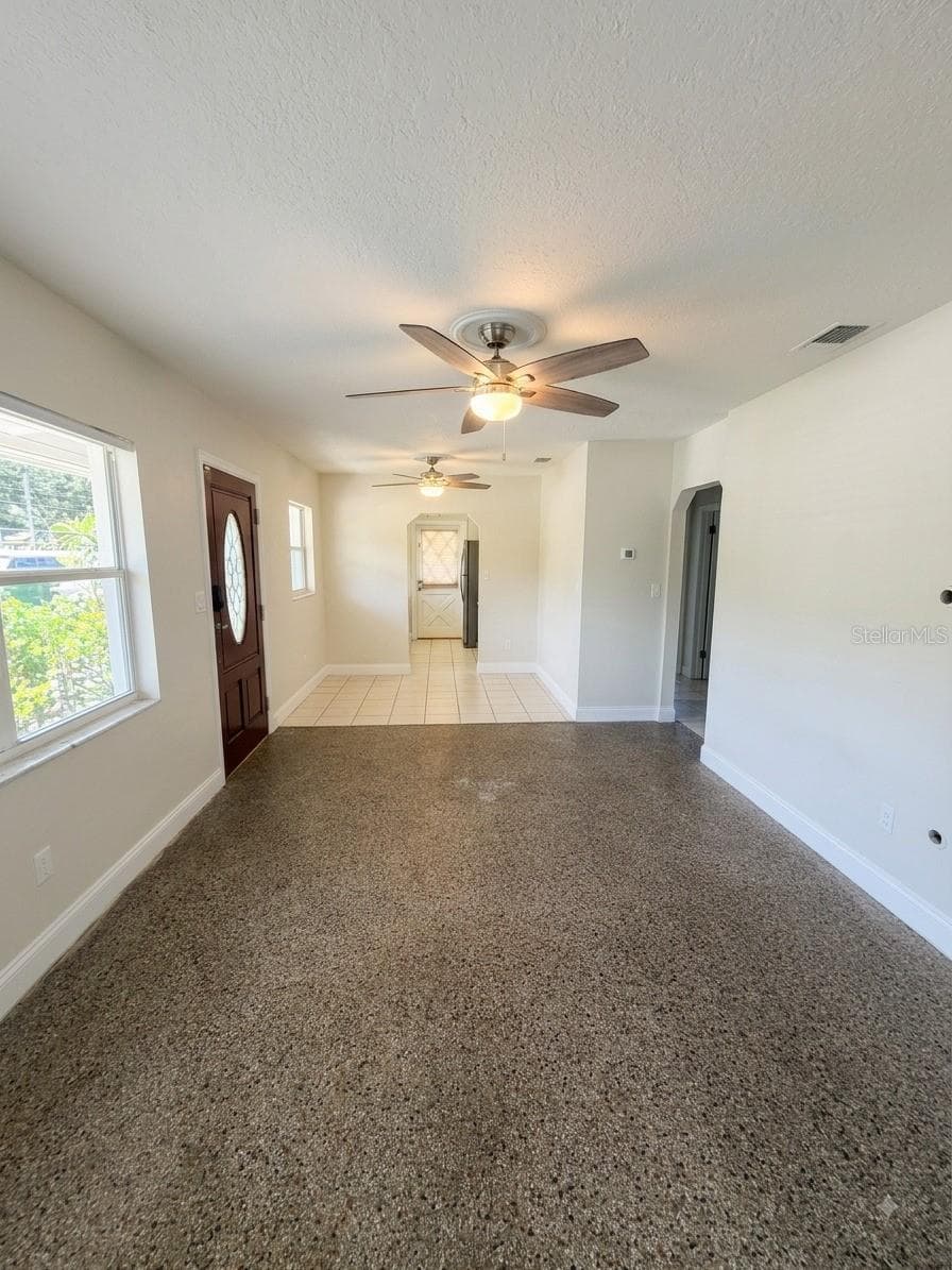 2119 W Henry Ave photo 4