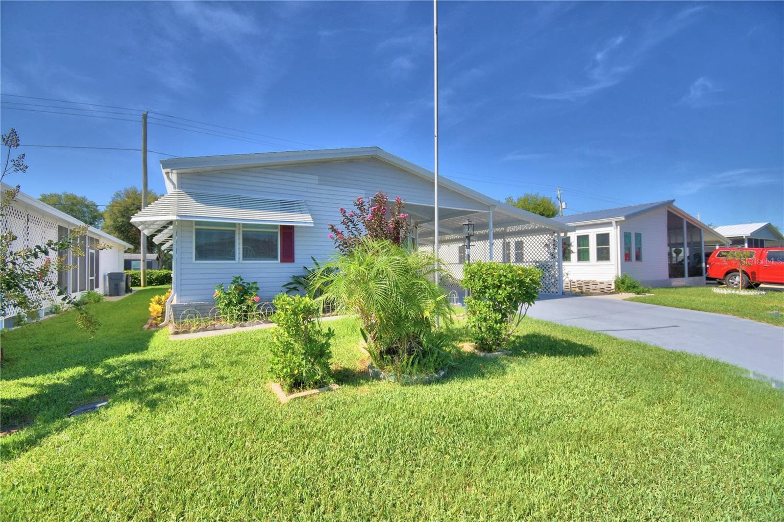 6086 Southern Oaks Dr photo 3