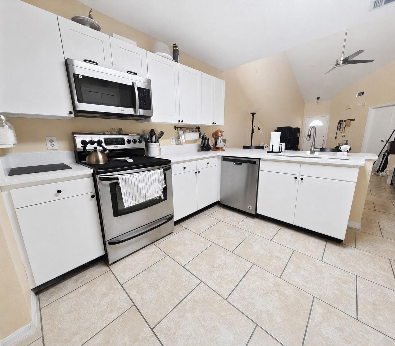 12718 Wood Trail Blvd photo 3