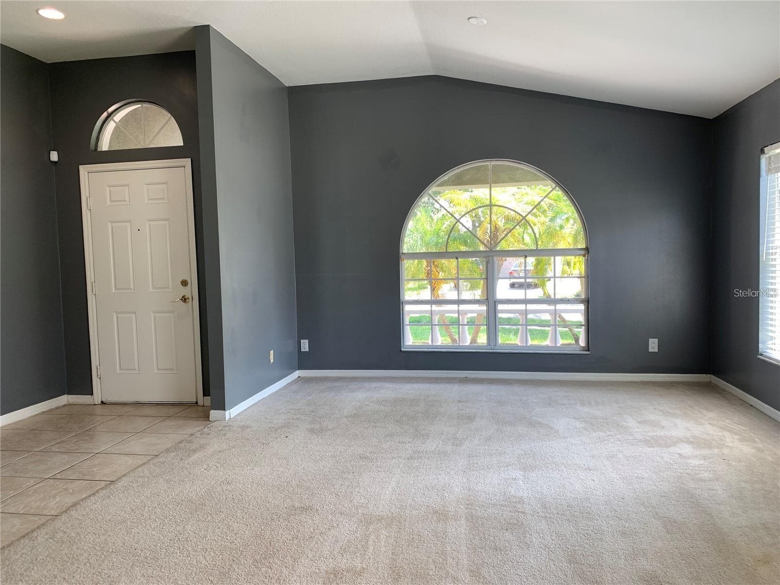 4211 Hartford Lake Dr