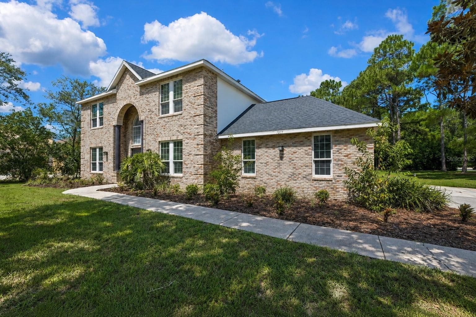 7377 Royal Oak Dr photo 3