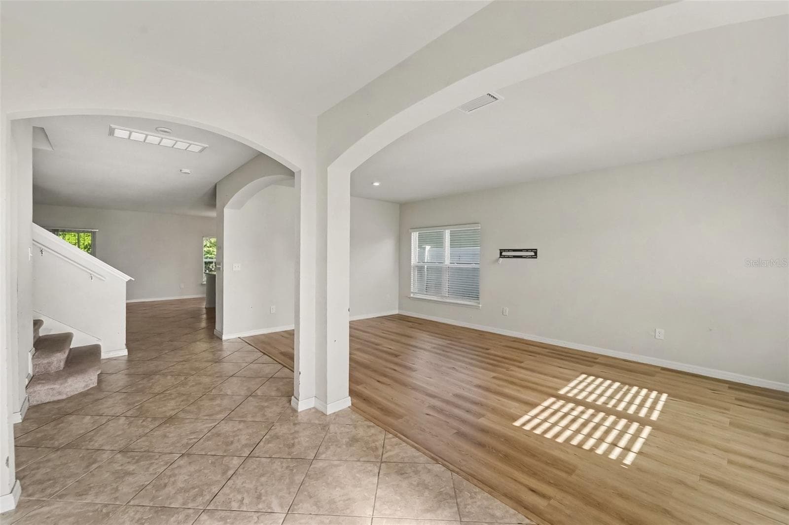 2121 Branding Iron CT photo 5