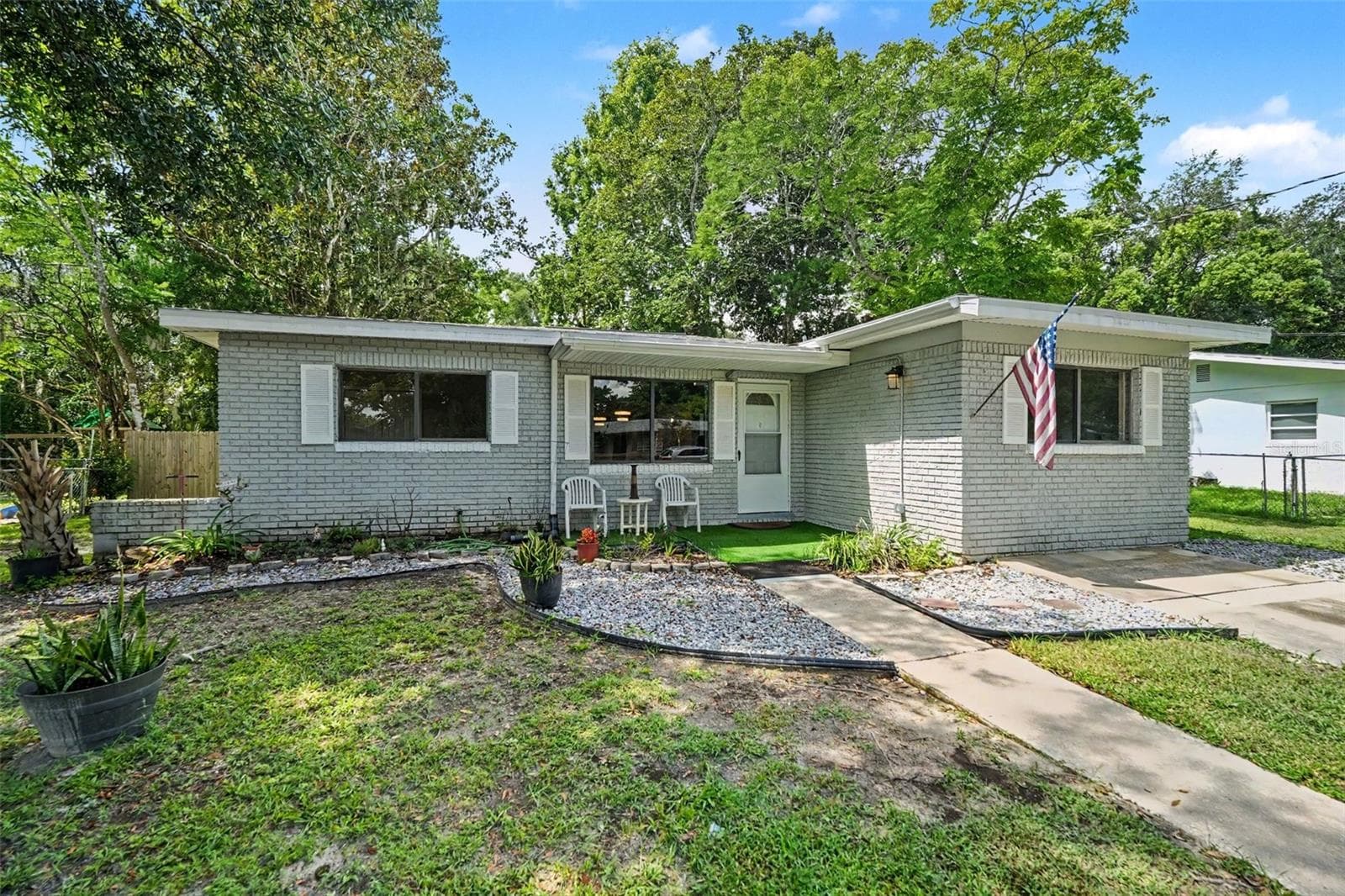 21390 Lehouier Dr photo 3