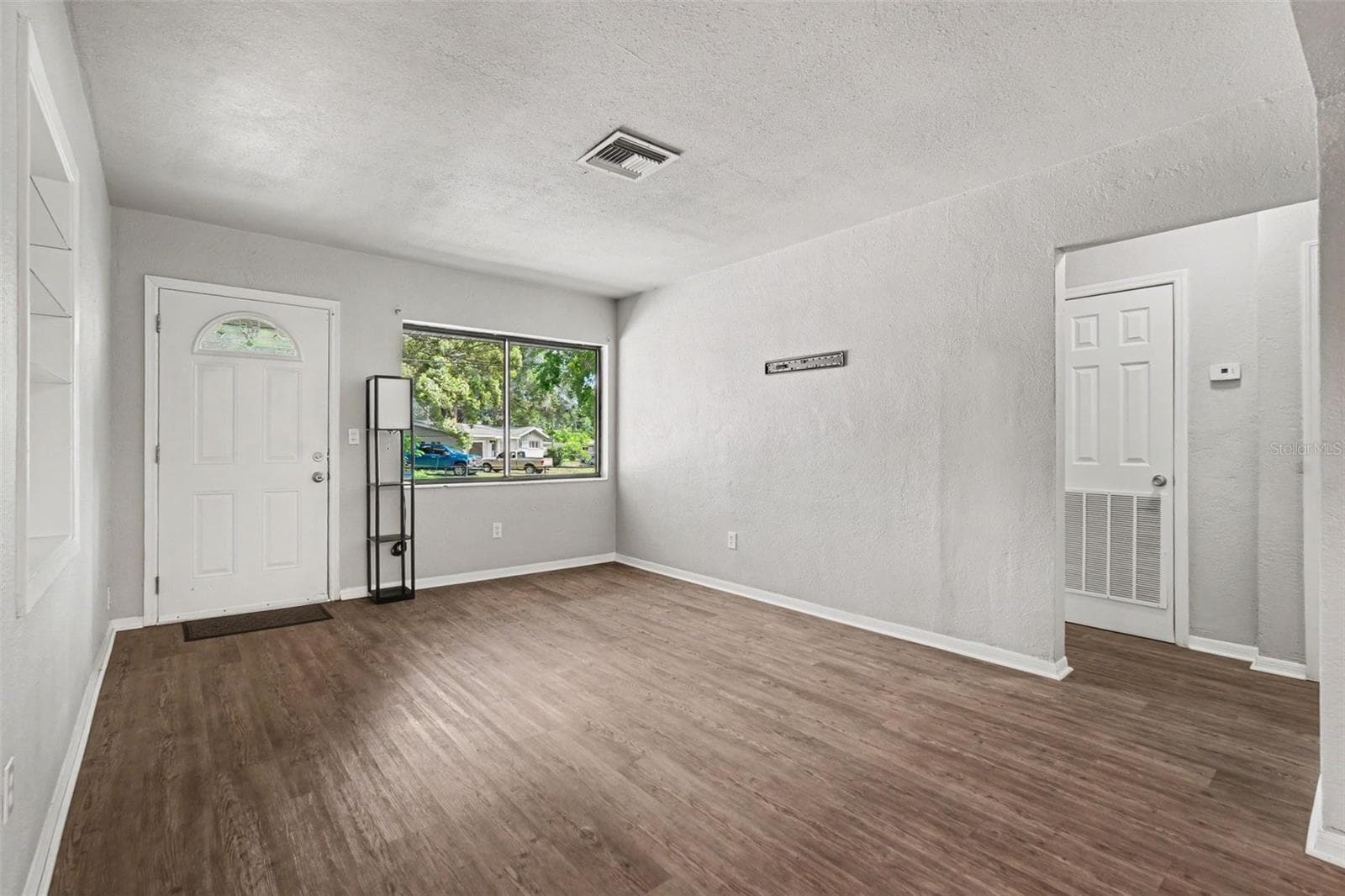 21390 Lehouier Dr photo 5
