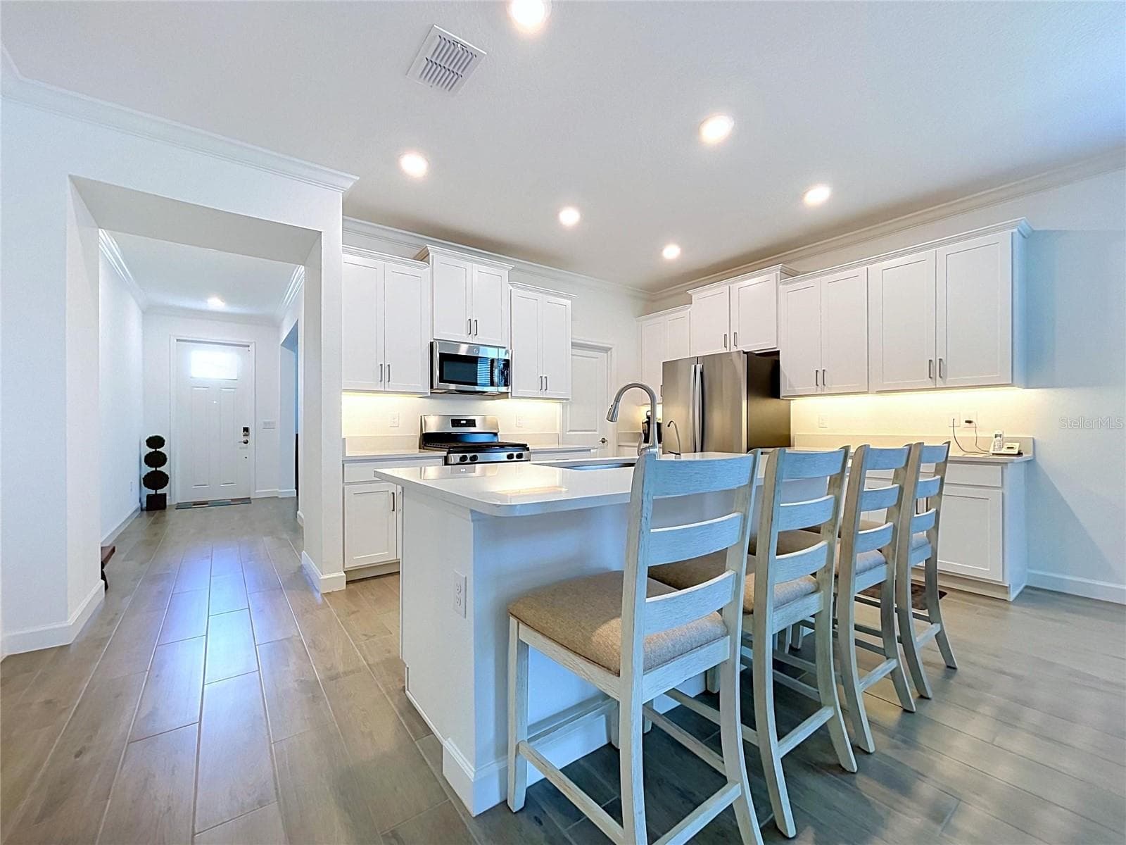 5524 Little Path Dr photo 3