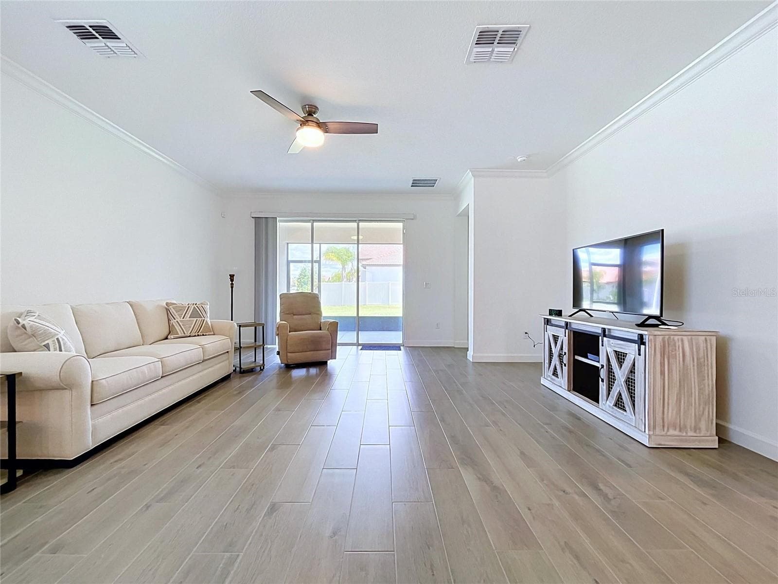 5524 Little Path Dr photo 5