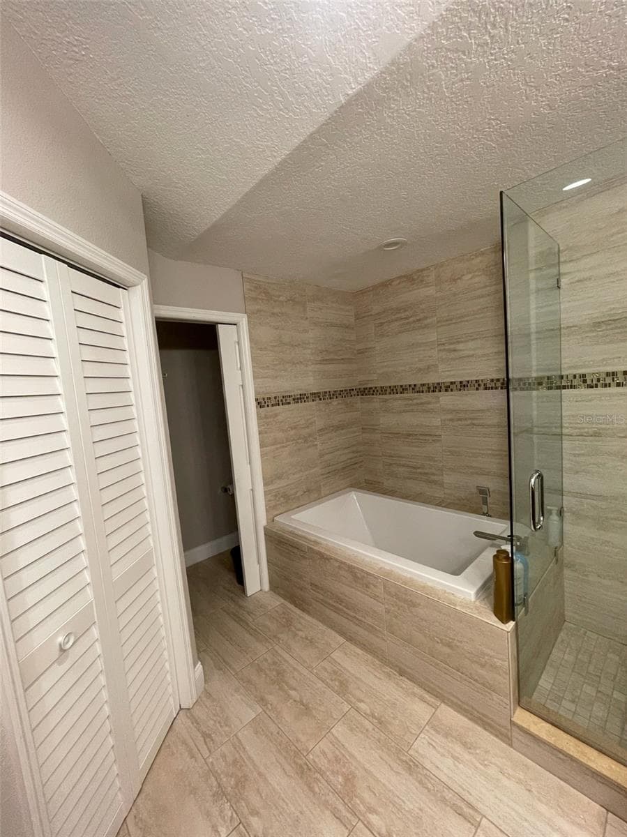 1450 Mahogany Ln photo 5