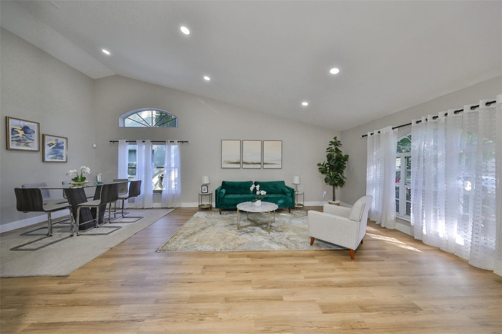 9309 Hampshire Park Dr photo 5