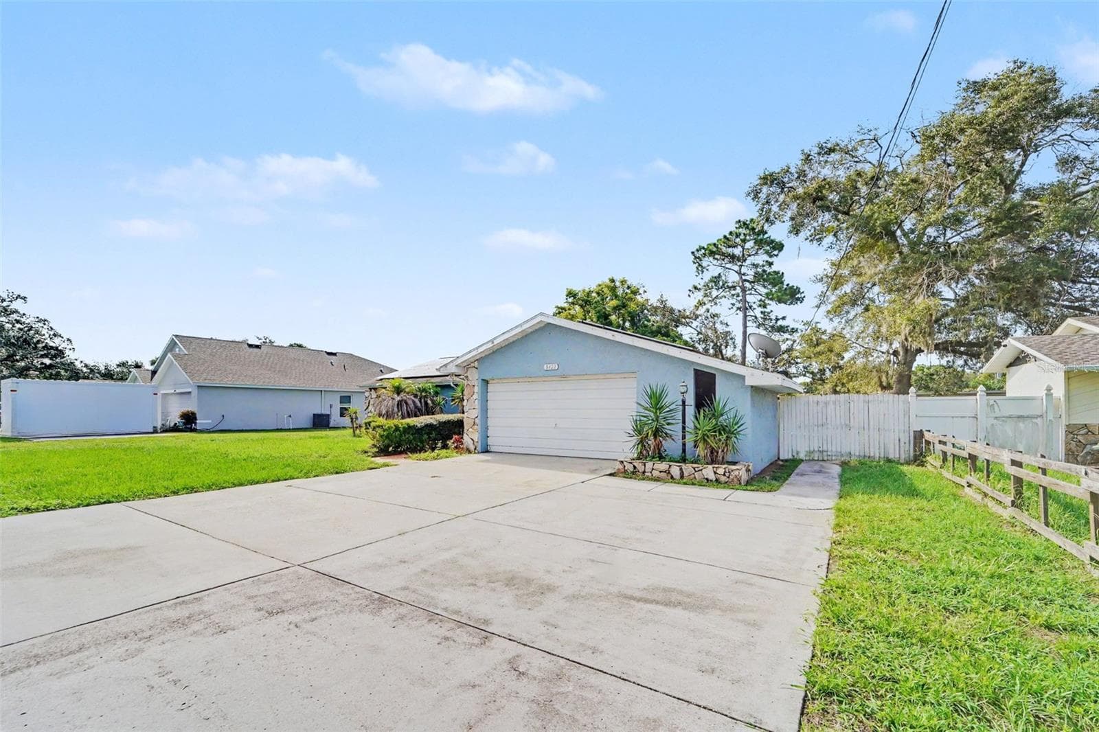 8422 Spring Hill Dr photo 3