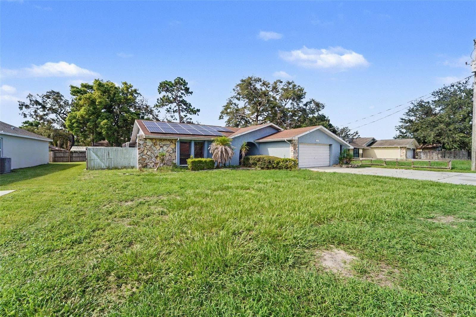 8422 Spring Hill Dr photo 4