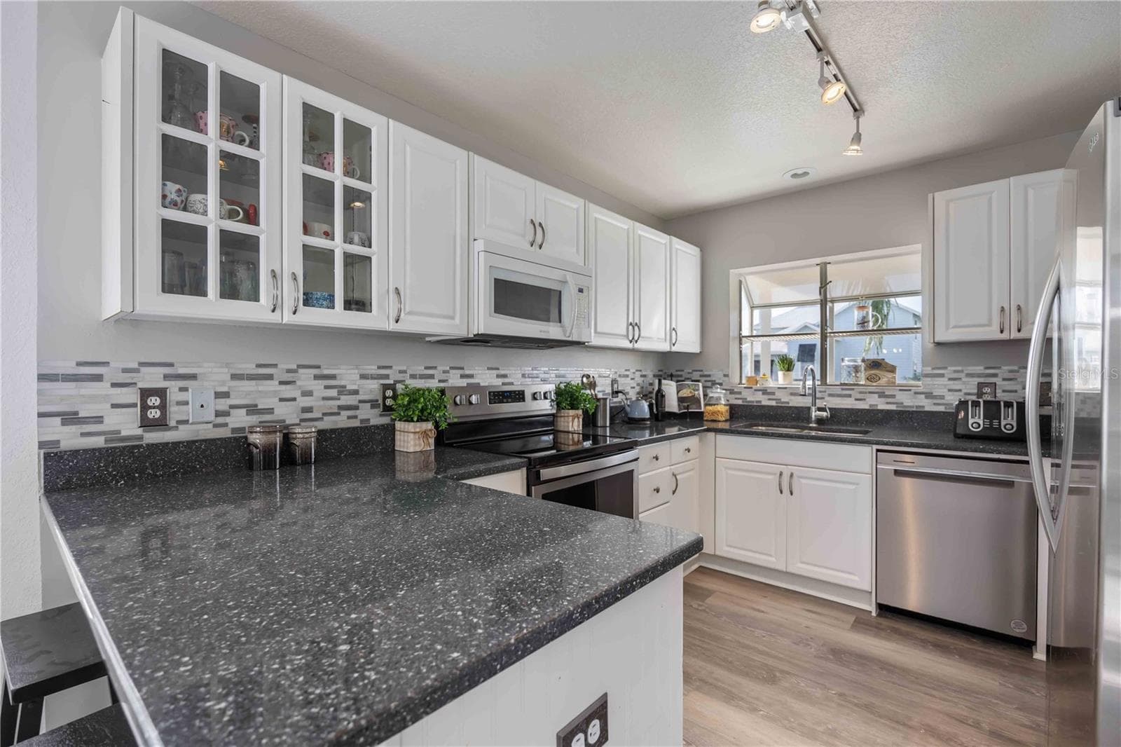 13951 Harbor View Dr photo 3