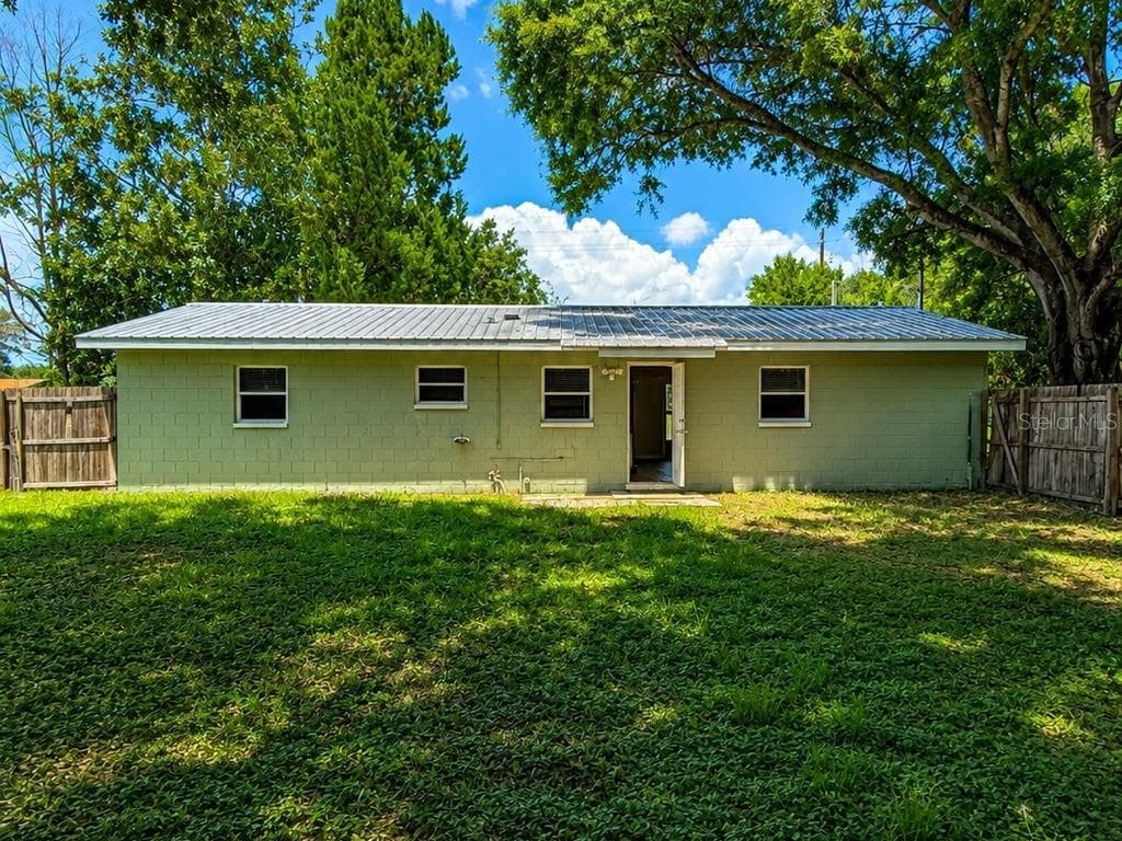 516 Tanglewood Dr photo 3